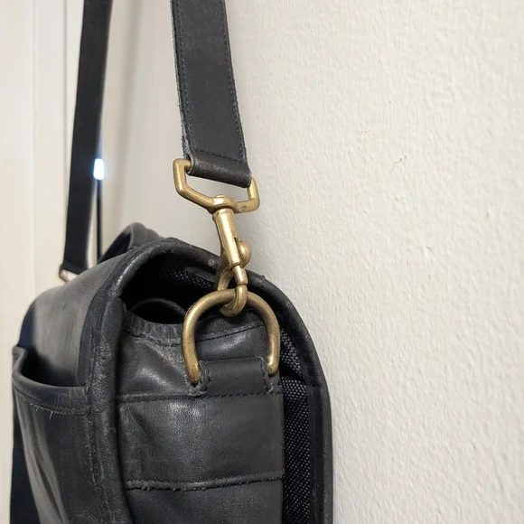 Coach Vintage 1997 G7S-0524 Black Leather Briefcase/Messenger Bag - Picture 3 of 14